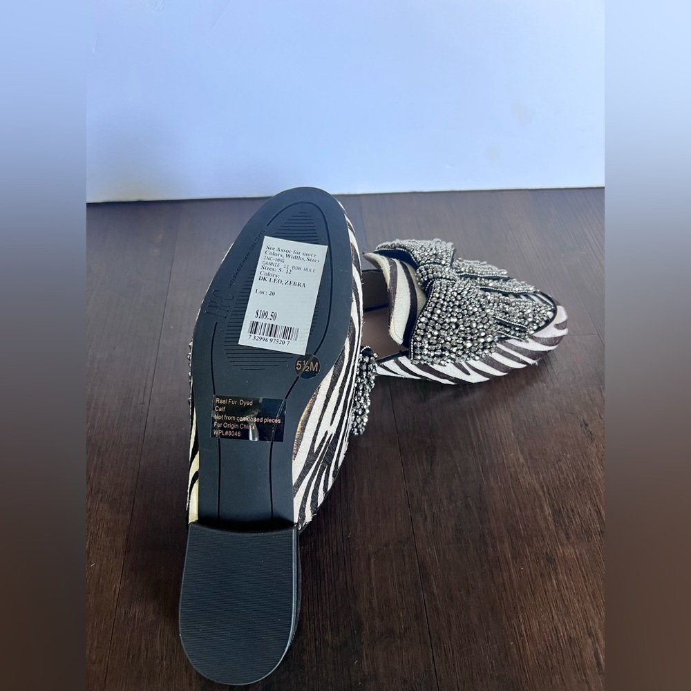 INC International Concepts Gannie Amazing zebra Cristal  Bow Mules 5 1/2 - Picture 5 of 5